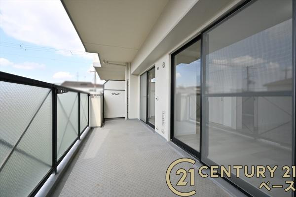 コスモ大和高田のバルコニー|■現地撮影写真■日当たりのよいバルコニー！洗濯物もよく乾きます！