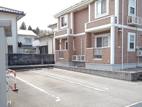 クレールセゾンの駐車場|駐車場があります