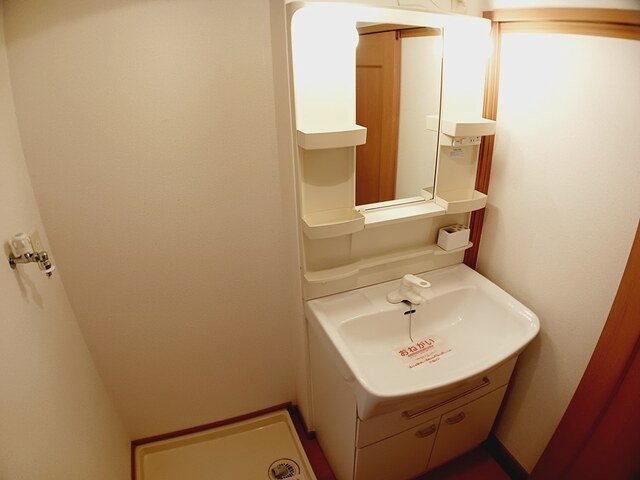 ル・クールＢの洗面所|ゆったりとスペースのある洗面所