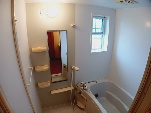 ル・クールＢの浴室|落ち着いた空間のお風呂です