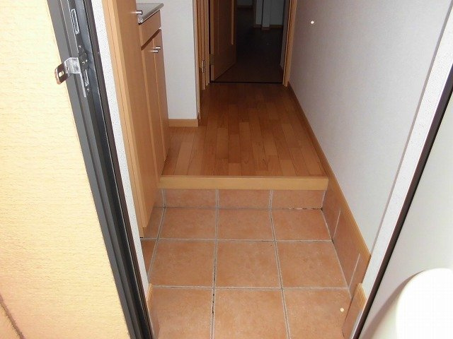 ヴィラ・かたかご　Ⅲの玄関|ゆったりとした玄関です