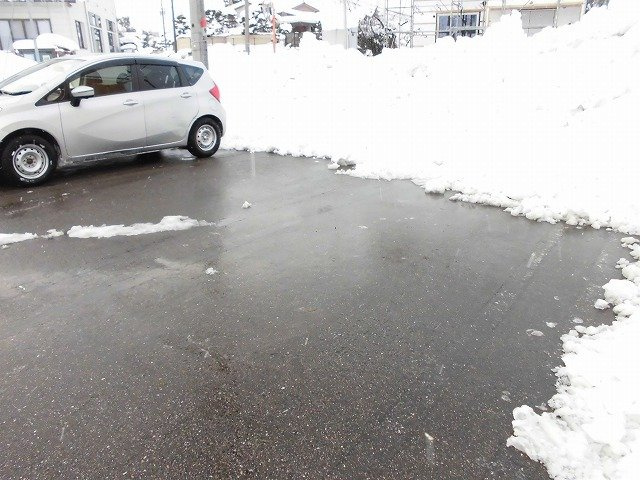 ヴィラ・かたかご　Ⅲの駐車場|駐車スペースもあります