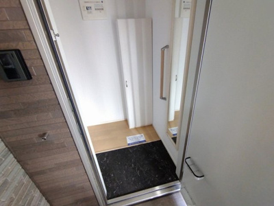 【玄関】 | クレイノハイツサングリーンⅡ | 姿見付き　お出かけ前の確認に♪