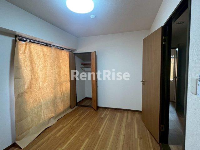 ロイヤルアサノの居間・リビング