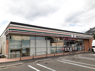 【周辺】 | ソレイユ | セブンイレブン大和吉岡南２丁目まで550m