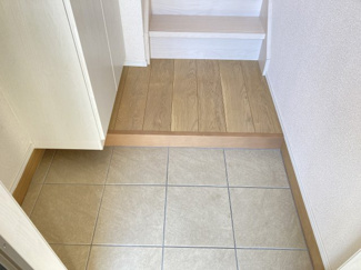 【玄関】 | ゼファー　A棟