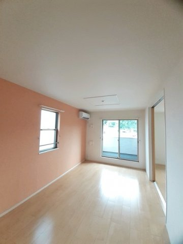 チェリー・ブロッサムⅠの居間・リビング