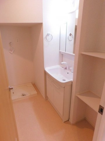 ラウレアＡの洗面所