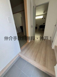 【玄関】 | 神戸市垂水区桃山台2丁目　新築戸建　仲介手数料無料！ | シンプルで使いやすい玄関です