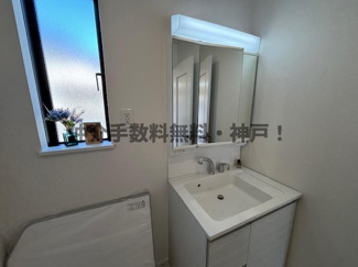 【独立洗面台】 | 神戸市垂水区桃山台2丁目　新築戸建　仲介手数料無料！ | 独立洗面台あり、毎朝おしゃれに忙しい女性の方におすすめです