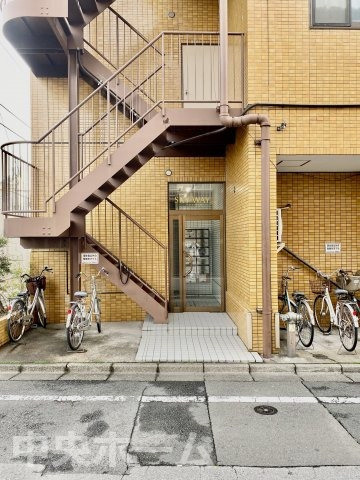 スカイウェイ立石のエントランス|エントランス