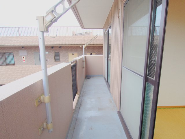 アルバ府中のバルコニー