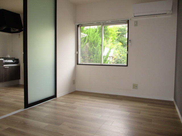 コンシエール西大和Bの居間・リビング