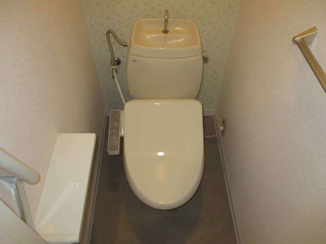 コンシエール西大和Bのトイレ