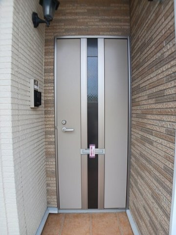 スモ－ルウッズタウンＴＯＭＯⅠの玄関