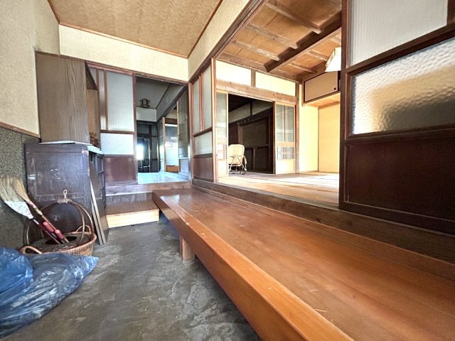 中古住宅　豊岡町1丁目の玄関