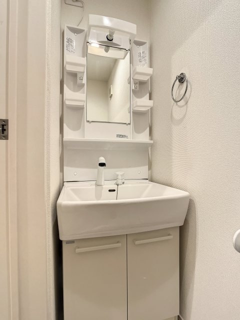 ＭＥＬＤＩＡ松島四丁目の洗面所|広い洗面スペース