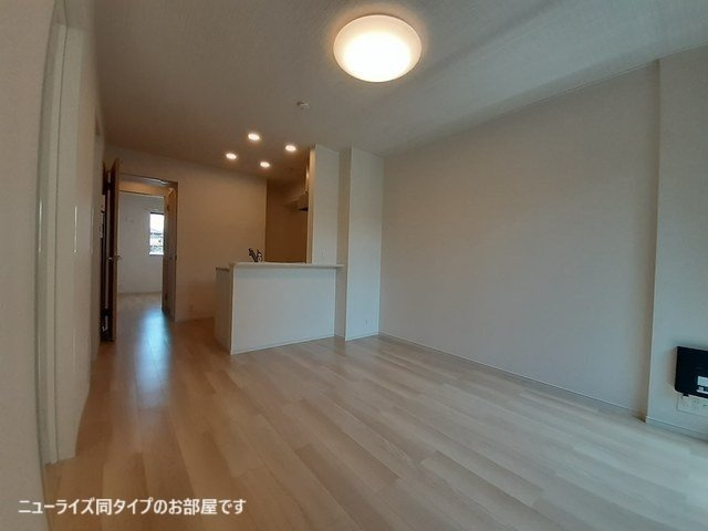 シャイニースカイの居間・リビング