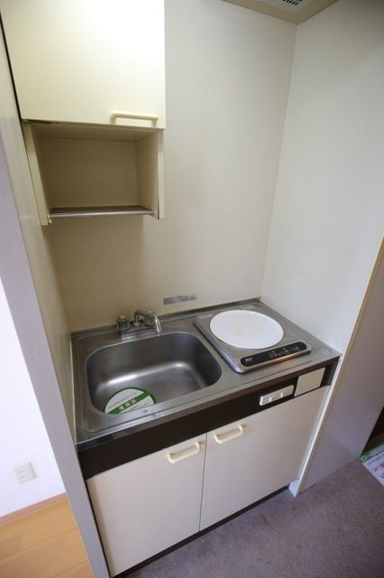 スカイコート久我山のキッチン|コンパクトなキッチンで掃除もラクラク