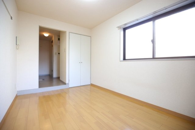 スカイコート久我山の洋室|使い勝手のいい洋室です