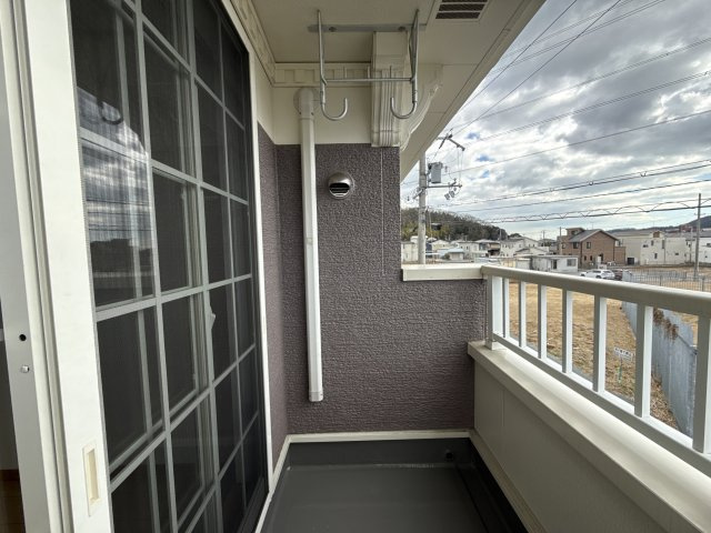 ドルフ・アカネＢの駐車場