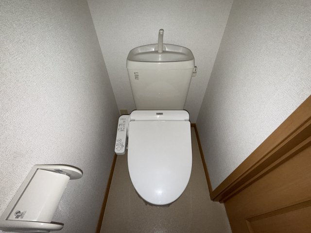 ドルフ・アカネＢの浴室