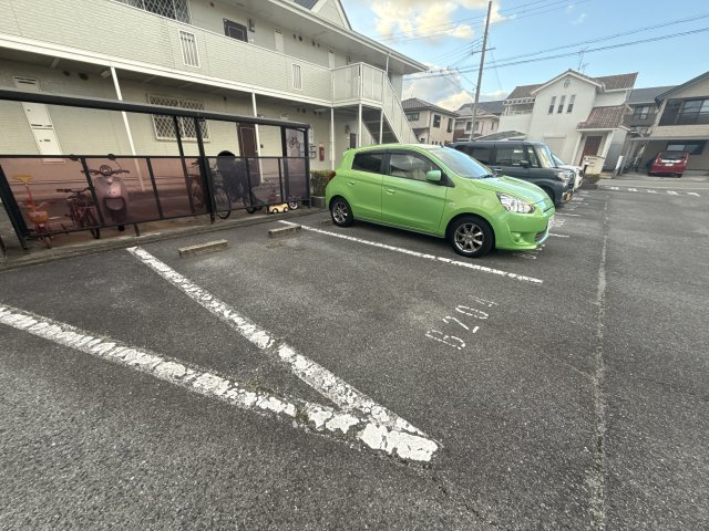 エスポワールドミールＡの駐車場