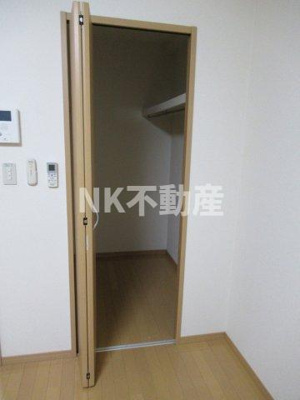 【収納】 | アンプルールフェールU-HA（長田賃貸） | ウォークインクローゼットです