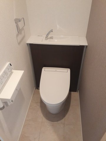 サニーメゾンオオハシ #品川区 #立会川 #駅近 #一人暮らし #築浅のトイレ|ゆったりとした空間のトイレです