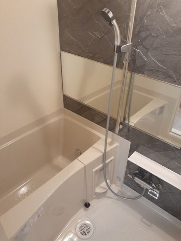 サニーメゾンオオハシ #品川区 #立会川 #駅近 #一人暮らし #築浅の浴室|ゆったり過ごせるお風呂です