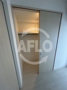 コンフォリア・リヴ谷町九丁目ソルテラスの収納|コンフォリア・リヴ谷町九丁目ソルテラス　クローゼット