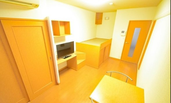 レオパレス西本町壱番館の居間・リビング|おしゃれなリビングです