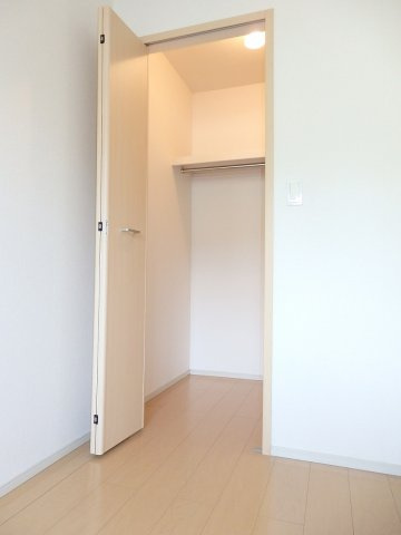 クリアネス　弐番館の収納|たっぷりとした収納スペースです