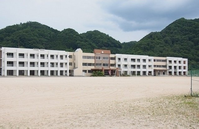 クリアネス　弐番館の周辺|吉田中学校まで2400m