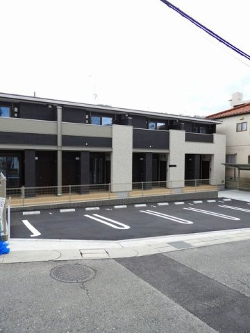 カーム・ガーデンの駐車場|駐車場があるので、車を買う予定の方も安心です