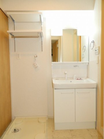 カーム・ガーデンの洗面所|広い洗面スペース