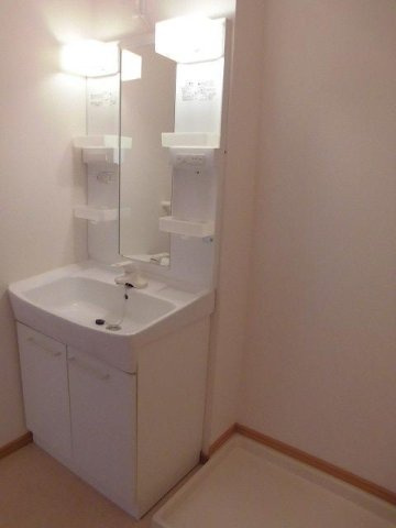 グレイスＡの洗面所|忙しい朝には欠かせない洗面所です