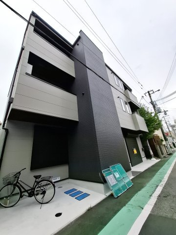 ザ・アパートメント今津の外観