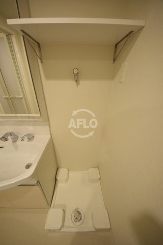 ラクラス堺筋本町の洗面所|ラクラス堺筋本町　室内洗濯機置場