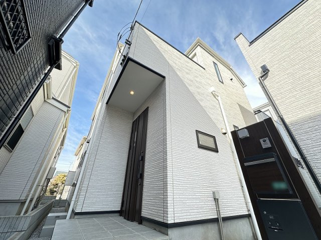 【外観】 | 新座市野火止5丁目　中古一戸建住宅　(志木本店) | 築浅・マイタウン施工の中古一戸建住宅。
室内大変きれいにお使いです。