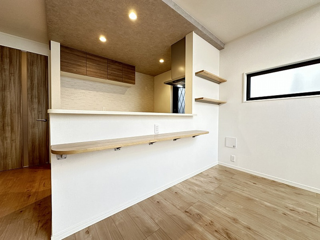 【キッチン】 | 新座市野火止5丁目　中古一戸建住宅　(志木本店) | 食洗機で家事の時間を減らせるので、その分趣味や家族との時間を増やせます。