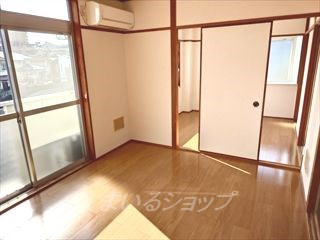 広島市安佐北区落合南２丁目のアパートの居間・リビング