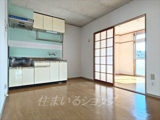 広島市安佐北区落合南２丁目のアパートのキッチン