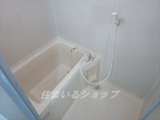 広島市安佐北区落合南２丁目のアパートの浴室