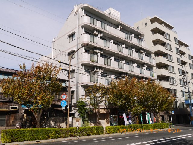 【外観】 | ライオンズマンション東長崎第３ | 穏やかな風と陽光を導き、プライバシーに配慮された設計プランを採用し、居住性を一段と心地よいものにしています。