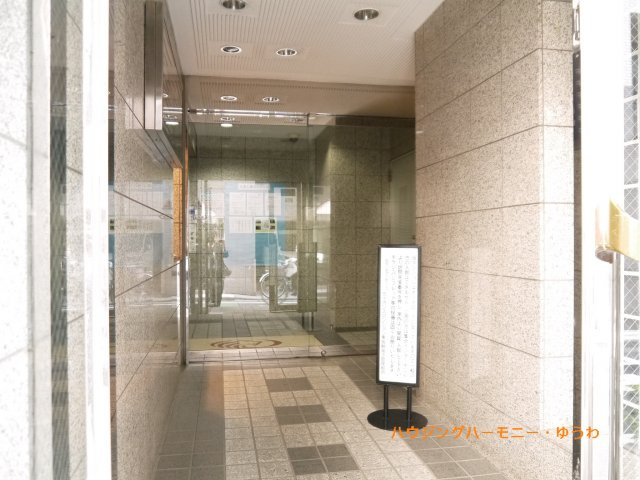 【エントランス】 | ライオンズマンション東長崎第３ | 清潔感と歓迎感があるエントランスホールとなります。