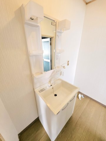 ヤマダビルの独立洗面台