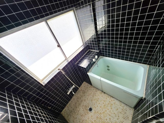 ヤマダビルの浴室