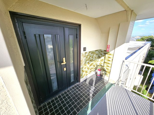 ヤマダビルのエントランス