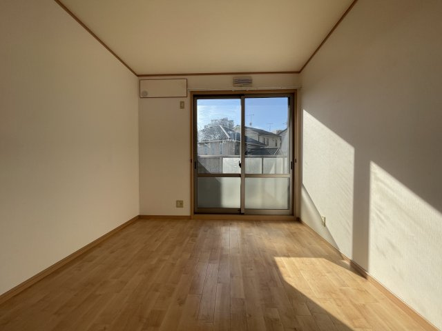 サンリバー大久保の寝室